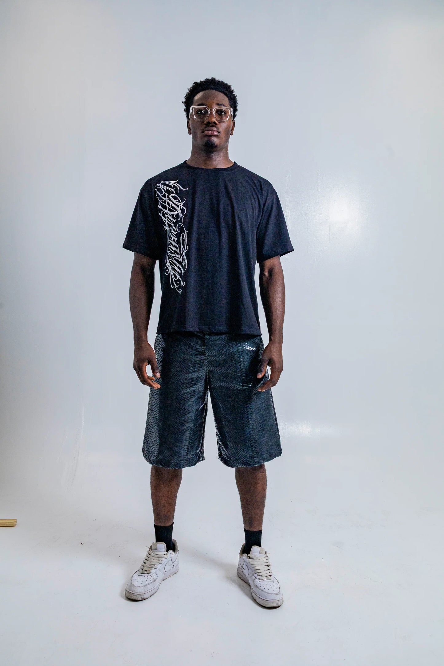 Dynasty Crystal Script Tee Black