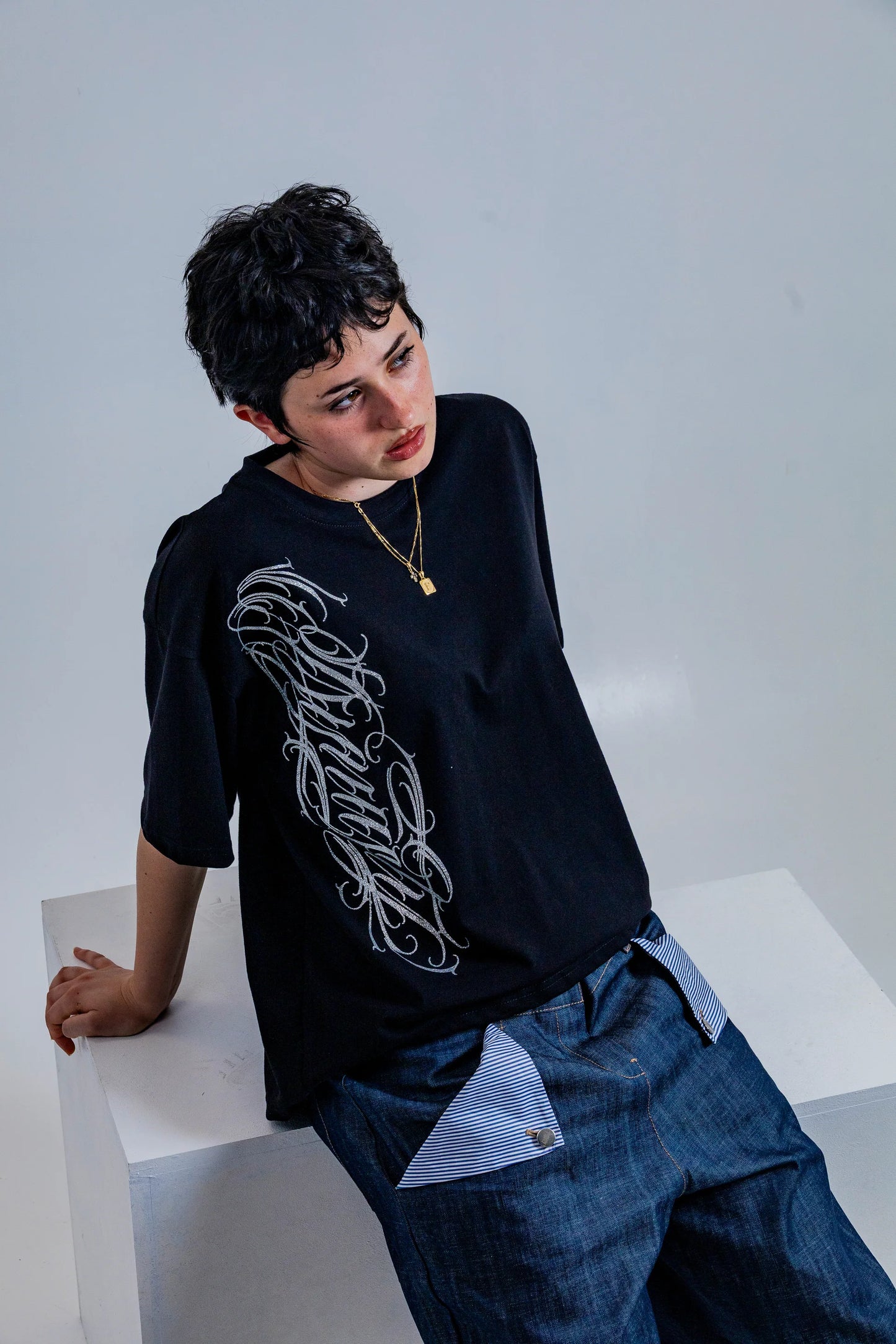 Dynasty Crystal Script Tee Black