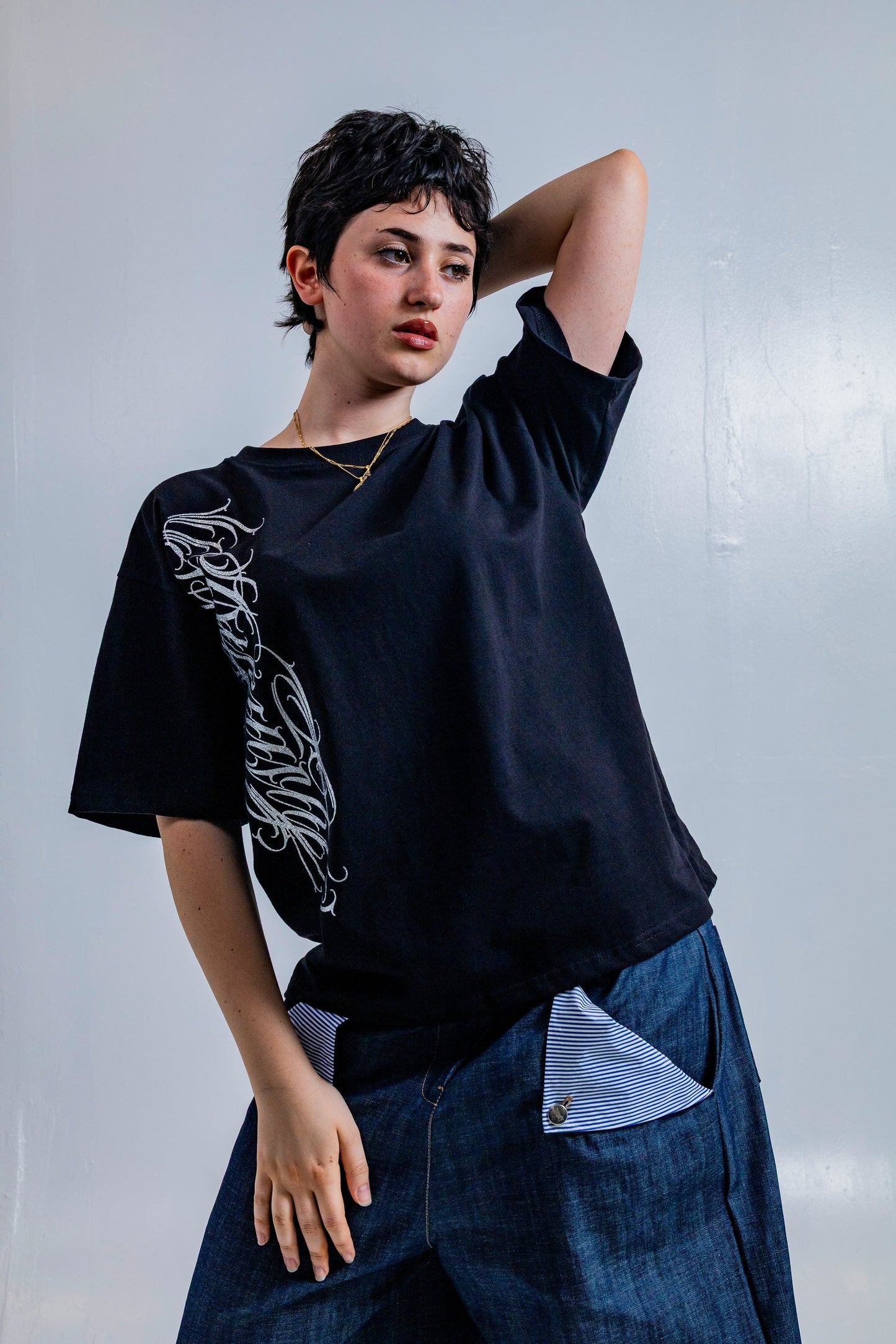 Dynasty Crystal Script Tee Black